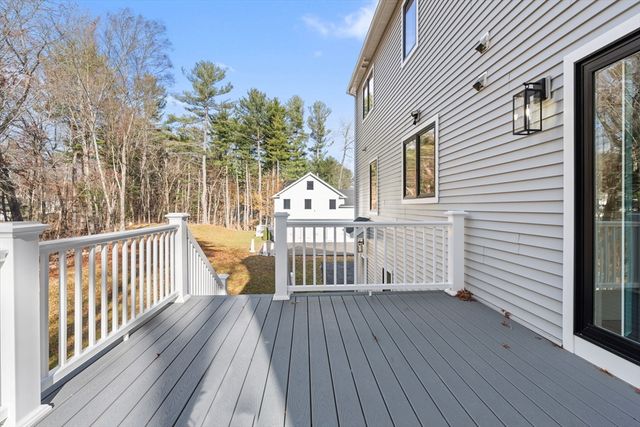 450 Lake St, Haverhill, MA 01832