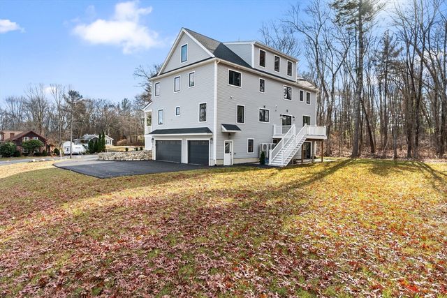 450 Lake St, Haverhill, MA 01832