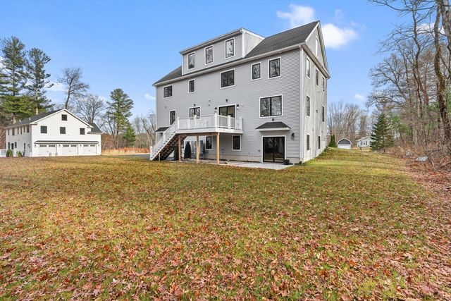 450 Lake St, Haverhill, MA 01832