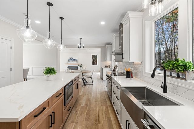 450 Lake St, Haverhill, MA 01832