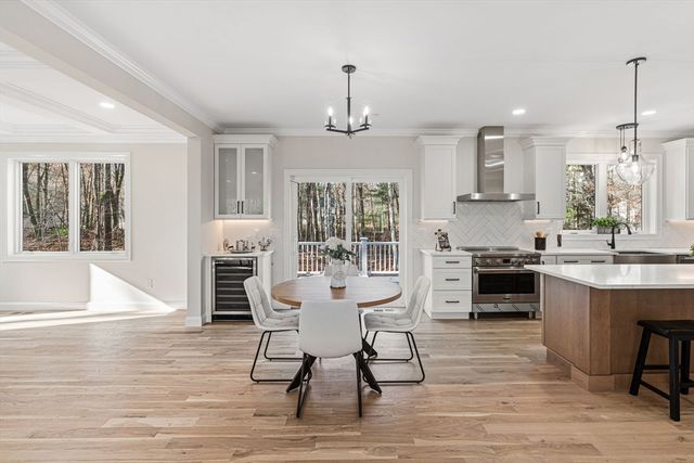 450 Lake St, Haverhill, MA 01832