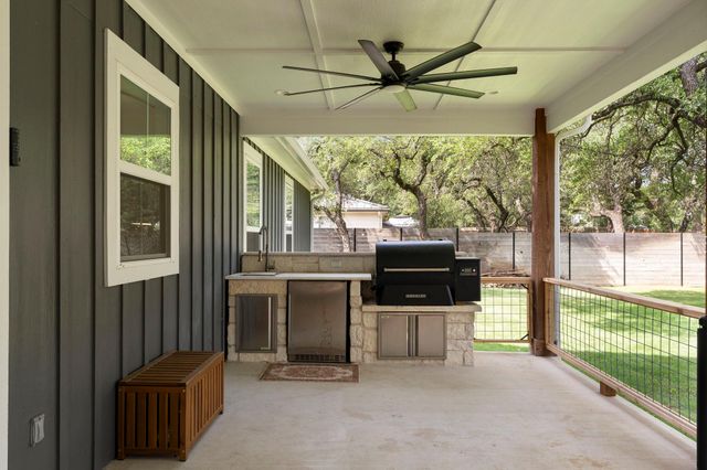 22212 Briarcliff DR, Spicewood, TX 78669