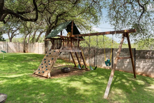 22212 Briarcliff DR, Spicewood, TX 78669