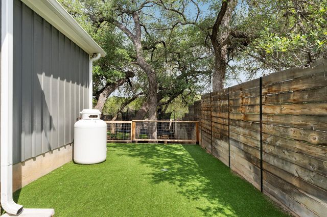 22212 Briarcliff DR, Spicewood, TX 78669