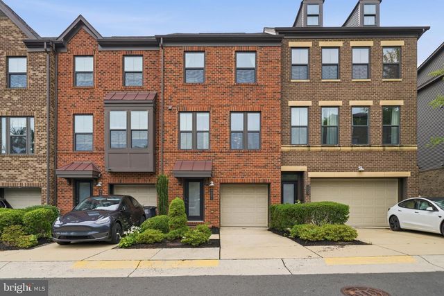 9251 WOOD VIOLET CT, Fairfax, VA 22031
