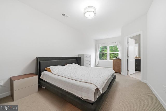 9251 WOOD VIOLET CT, Fairfax, VA 22031