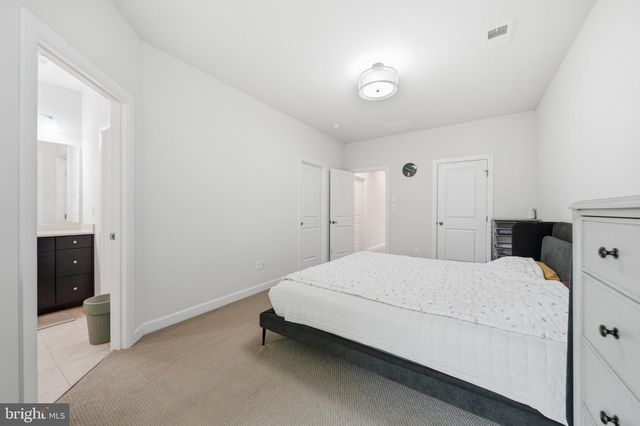 9251 WOOD VIOLET CT, Fairfax, VA 22031