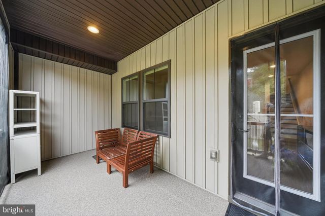 9251 WOOD VIOLET CT, Fairfax, VA 22031