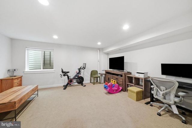 9251 WOOD VIOLET CT, Fairfax, VA 22031