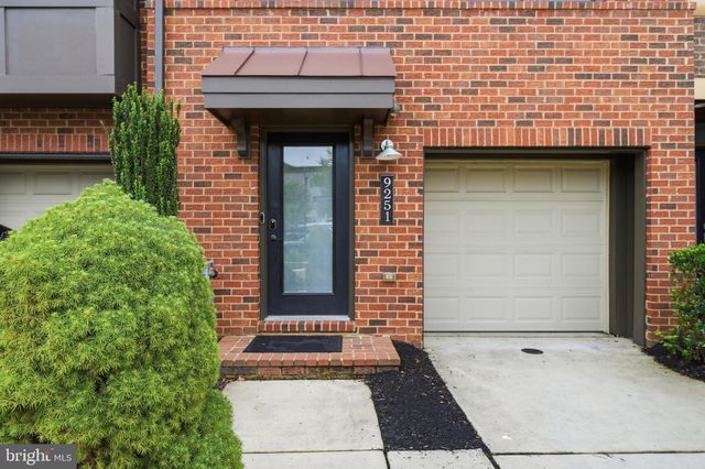 9251 WOOD VIOLET CT, Fairfax, VA 22031