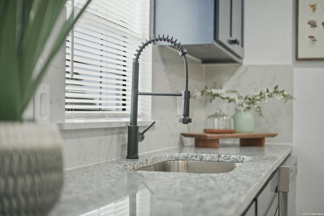 631 W Olmos, San Antonio, TX 78212