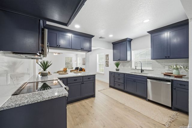 631 W Olmos, San Antonio, TX 78212