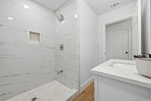 631 W Olmos, San Antonio, TX 78212