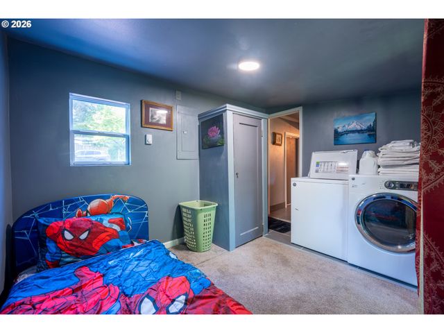 2700 UNDERHILL Ln, West Linn, OR 97068