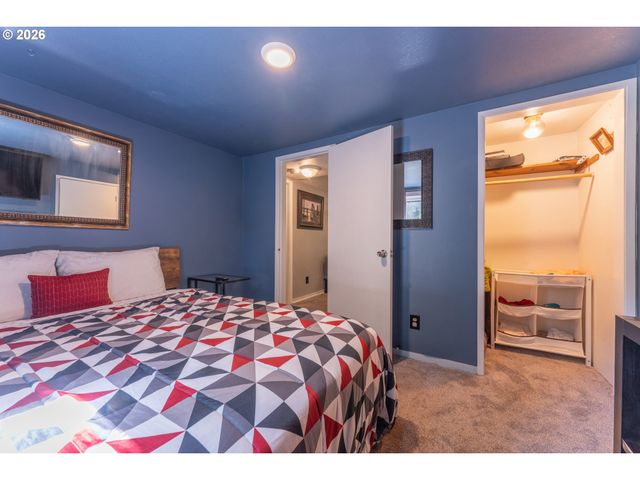 2700 UNDERHILL Ln, West Linn, OR 97068