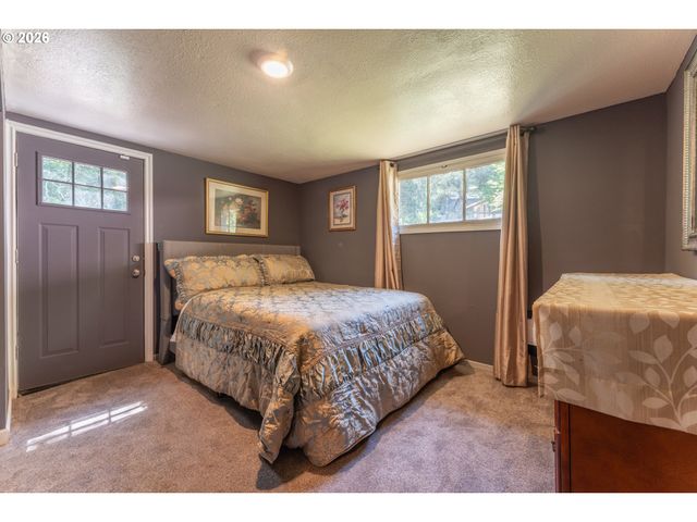 2700 UNDERHILL Ln, West Linn, OR 97068