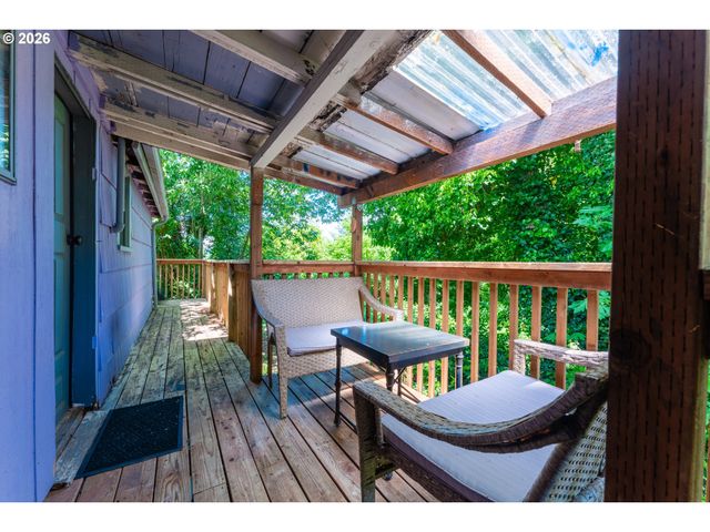 2700 UNDERHILL Ln, West Linn, OR 97068