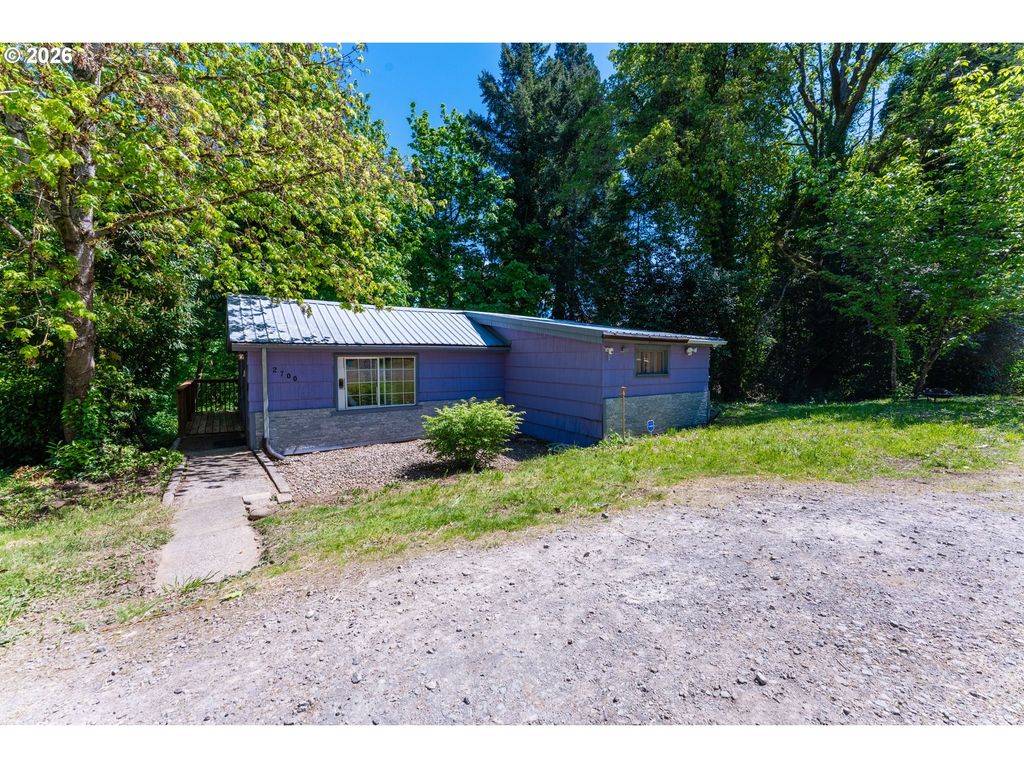 2700 UNDERHILL Ln, West Linn, OR 97068