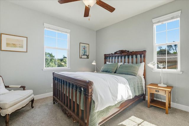 21590 Cascade Crossing Rd, Grass Valley, CA 95949