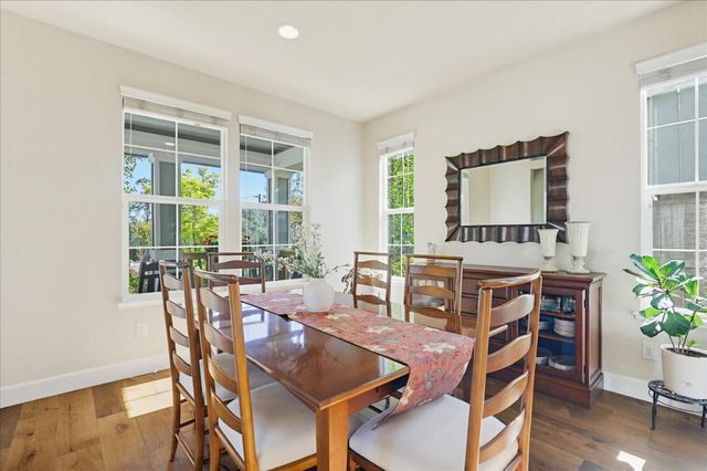 21590 Cascade Crossing Rd, Grass Valley, CA 95949