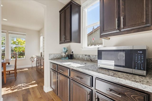 21590 Cascade Crossing Rd, Grass Valley, CA 95949