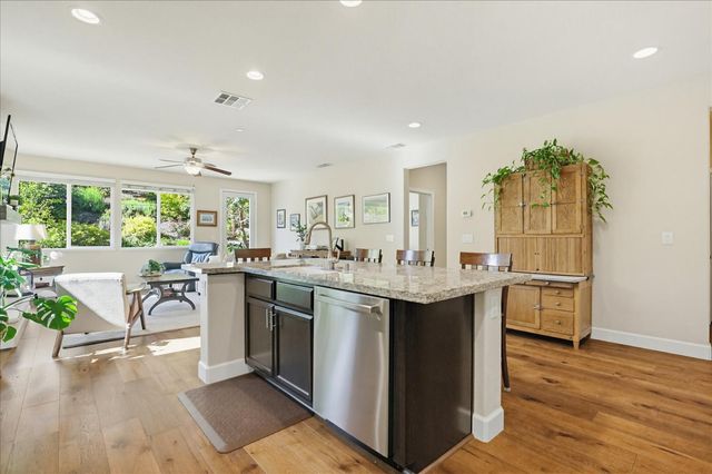 21590 Cascade Crossing Rd, Grass Valley, CA 95949