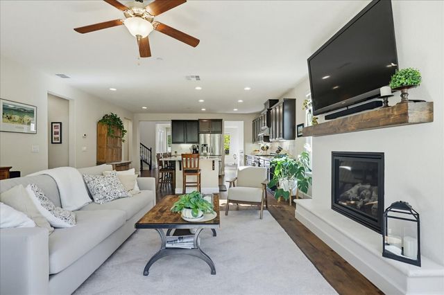 21590 Cascade Crossing Rd, Grass Valley, CA 95949