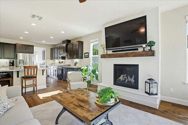21590 Cascade Crossing Rd, Grass Valley, CA 95949