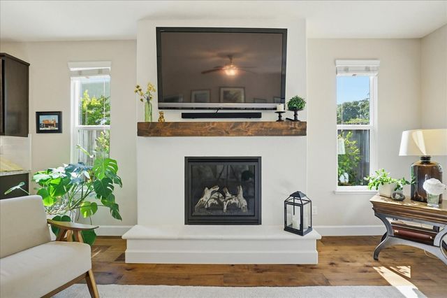 21590 Cascade Crossing Rd, Grass Valley, CA 95949