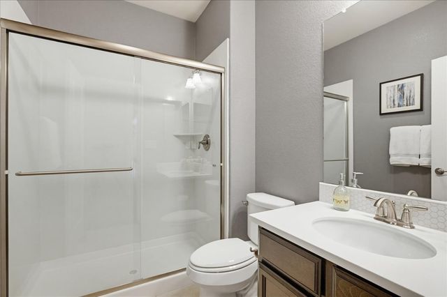 21590 Cascade Crossing Rd, Grass Valley, CA 95949