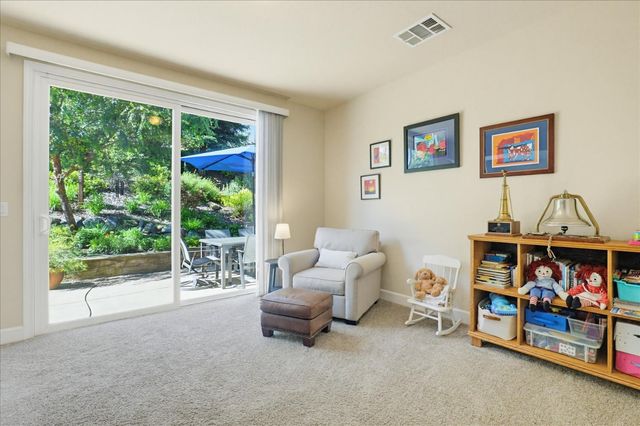 21590 Cascade Crossing Rd, Grass Valley, CA 95949