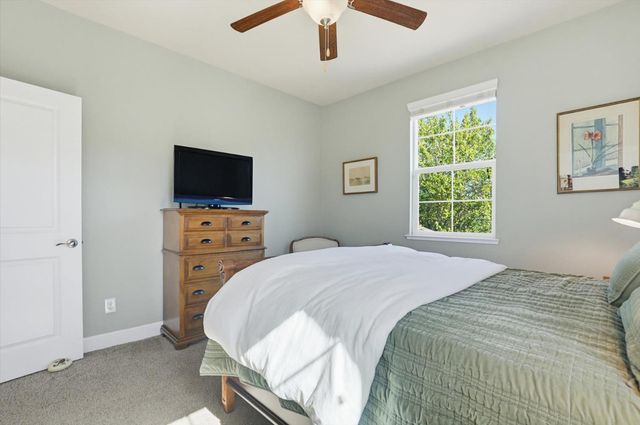 21590 Cascade Crossing Rd, Grass Valley, CA 95949