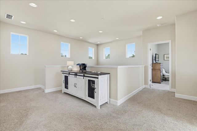 21590 Cascade Crossing Rd, Grass Valley, CA 95949