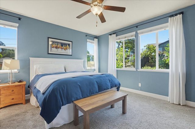 21590 Cascade Crossing Rd, Grass Valley, CA 95949