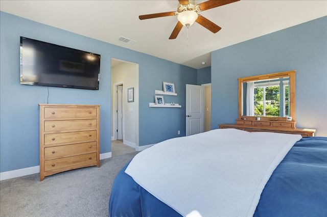 21590 Cascade Crossing Rd, Grass Valley, CA 95949