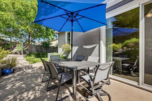 21590 Cascade Crossing Rd, Grass Valley, CA 95949
