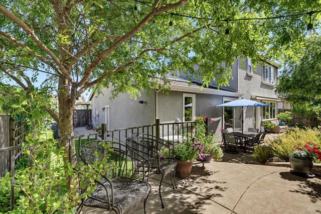 21590 Cascade Crossing Rd, Grass Valley, CA 95949