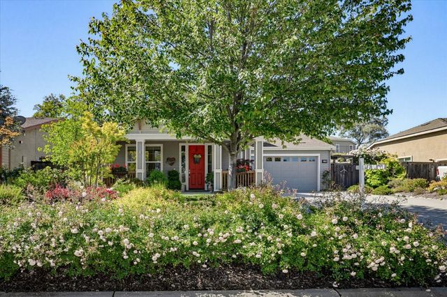 21590 Cascade Crossing Rd, Grass Valley, CA 95949
