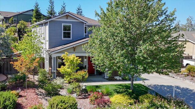 21590 Cascade Crossing Rd, Grass Valley, CA 95949