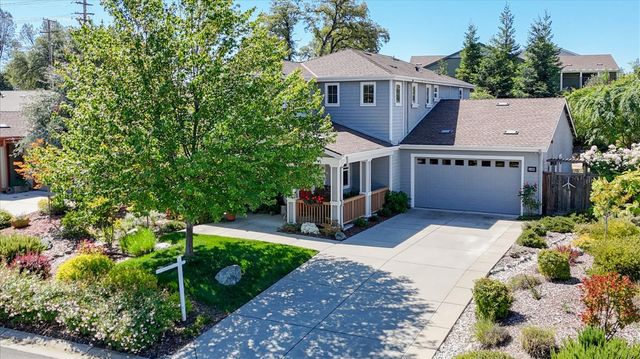 21590 Cascade Crossing Rd, Grass Valley, CA 95949