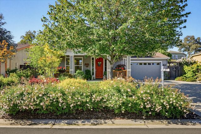 21590 Cascade Crossing Rd, Grass Valley, CA 95949