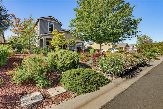 21590 Cascade Crossing Rd, Grass Valley, CA 95949