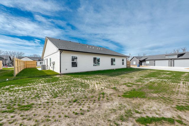 814 S Jay St, Valley Center, KS 67147