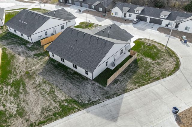 814 S Jay St, Valley Center, KS 67147
