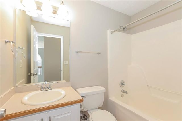 971 Simon Park Circle, Lawrenceville, GA 30045