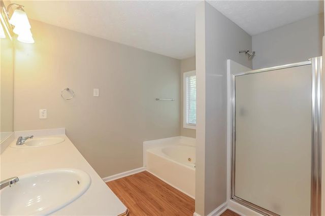 971 Simon Park Circle, Lawrenceville, GA 30045