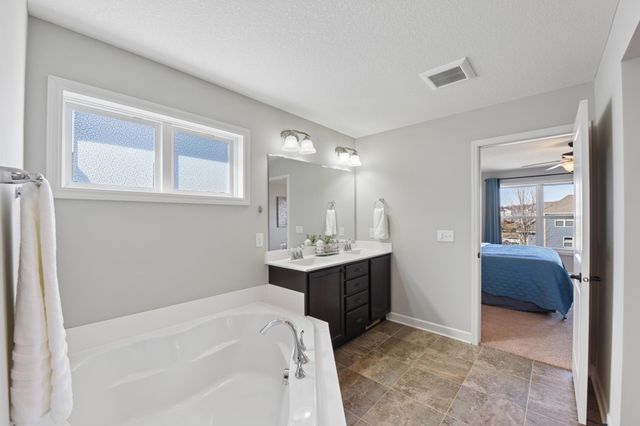 6864 Jewel Avenue S, Cottage Grove, MN 55016