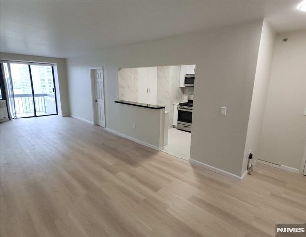 45 S River Drive 2914, Jersey City, NJ 07310