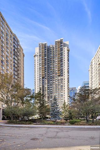 45 S River Drive 2914, Jersey City, NJ 07310