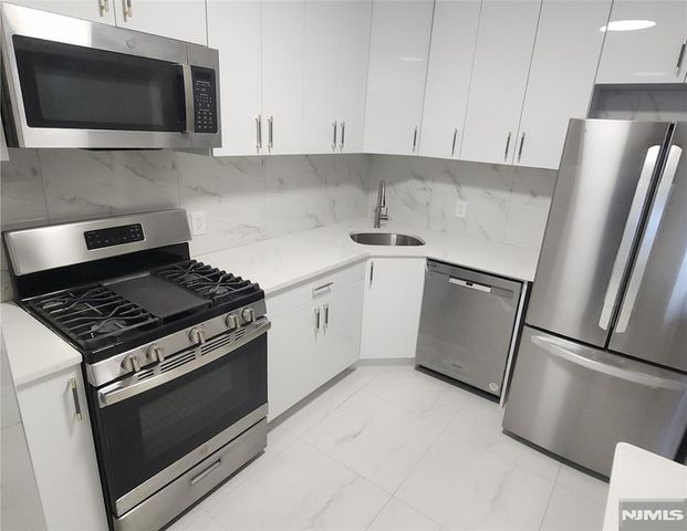 45 S River Drive 2914, Jersey City, NJ 07310